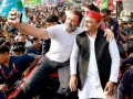 Dilli Mein Pravesh Ki Khaatir, Rahul Aur Akhilesh Ki Khaatir: SP, Congress Unveil Joint Campaign Song for LS polls - Hindi News | Dilli Mein Pravesh Ki Khaatir, Rahul Aur Akhilesh Ki Khaatir: SP, Congress Unveil Joint Campaign Song for LS polls | Latest national News at Lokmattimes.com