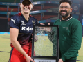 WPL 2024: Ellyse Perry Receives Broken Glass Pieces Award from TATA Motors - Hindi News | WPL 2024: Ellyse Perry Receives Broken Glass Pieces Award from TATA Motors | Latest cricket News at Lokmattimes.com