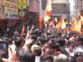 Bengaluru Shopkeeper Assault: Massive Protest Erupts in Nagarathpete After Altercation Over Playing Hanuman Chalisa During 'Azaan' Time - Hindi News | Bengaluru Shopkeeper Assault: Massive Protest Erupts in Nagarathpete After Altercation Over Playing Hanuman Chalisa During 'Azaan' Time | Latest national News at Lokmattimes.com