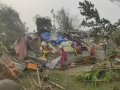 Jalpaiguri Storm: 5 Killed, Over 100 Injured As Cyclonic Storm Hits in West Bengal - Hindi News | Jalpaiguri Storm: 5 Killed, Over 100 Injured As Cyclonic Storm Hits in West Bengal | Latest national News at Lokmattimes.com