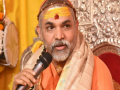 Spiritual Leader Shankaracharya Avimukteshwaranand Saraswati Calls for Cow To Be Declared As ‘Rashtra Mata’ (Watch) - Hindi News | Spiritual Leader Shankaracharya Avimukteshwaranand Saraswati Calls for Cow To Be Declared As ‘Rashtra Mata’ (Watch) | Latest national News at Lokmattimes.com