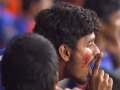 Viral Video: RCB Fan Makes 'Silence' Gesture at SRH Supporters During Sunrisers Hyderabad vs Royal Challengers Bengaluru IPL 2024 Match - Hindi News | Viral Video: RCB Fan Makes 'Silence' Gesture at SRH Supporters During Sunrisers Hyderabad vs Royal Challengers Bengaluru IPL 2024 Match | Latest social-viral News at Lokmattimes.com