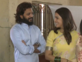 Watch: Riteish Deshmukh, Genelia Deshmukh Cast Their Vote In Latur Lok Sabha Election - Hindi News | Watch: Riteish Deshmukh, Genelia Deshmukh Cast Their Vote In Latur Lok Sabha Election | Latest maharashtra News at Lokmattimes.com