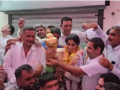 Vinesh Phogat Receives Grand Welcome in Haryana's Jhajjar After Paris Olympics Heartbreak (Watch Video) - Hindi News | Vinesh Phogat Receives Grand Welcome in Haryana's Jhajjar After Paris Olympics Heartbreak (Watch Video) | Latest other-sports News at Lokmattimes.com