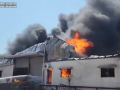 Gujarat Fire: Major Blaze Destroys Namkeen Factory Near Rajkot, No Casualties Reported (Watch Video) - Hindi News | Gujarat Fire: Major Blaze Destroys Namkeen Factory Near Rajkot, No Casualties Reported (Watch Video) | Latest national News at Lokmattimes.com