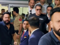 “Idhar Aa Jao Chalo!” Salman Khan’s Bodyguard Yells At Paps At Airport (Watch Video) - Hindi News | “Idhar Aa Jao Chalo!” Salman Khan’s Bodyguard Yells At Paps At Airport (Watch Video) | Latest entertainment News at Lokmattimes.com