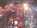 Delhi Traffic Update: Long Snarl Over Moolchand Flyover as Festive Rush Grips Capital Before Diwali (Watch Video) - Hindi News | Delhi Traffic Update: Long Snarl Over Moolchand Flyover as Festive Rush Grips Capital Before Diwali (Watch Video) | Latest national News at Lokmattimes.com