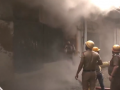 Kolkata Fire: Blaze Erupts at Godown Near Lalbazar; Thick Smoke Hampers Rescue Efforts - Hindi News | Kolkata Fire: Blaze Erupts at Godown Near Lalbazar; Thick Smoke Hampers Rescue Efforts | Latest national News at Lokmattimes.com