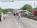 Latur-Nanded Highway Traffic Halted After CNG Leaks from Tanker, Movement Resumes After Two Hours - Hindi News | Latur-Nanded Highway Traffic Halted After CNG Leaks from Tanker, Movement Resumes After Two Hours | Latest maharashtra News at Lokmattimes.com