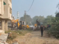 Bhavnagar Demolition Drive: Illegal Flats and Hostel Razed on 24-Meter TP Road - Hindi News | Bhavnagar Demolition Drive: Illegal Flats and Hostel Razed on 24-Meter TP Road | Latest national News at Lokmattimes.com