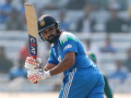Rohit Sharma Hits 3 Consecutive Boundaries Before Falling for 14 During IND vs SA 2nd ODI (VIDEO) - Hindi News | Rohit Sharma Hits 3 Consecutive Boundaries Before Falling for 14 During IND vs SA 2nd ODI (VIDEO) | Latest cricket News at Lokmattimes.com