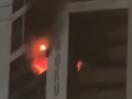 Mumbai: Fire Breaks Out on 28th Floor of Kandivali High-Rise; No Injuries Reported (VIDEO) - Hindi News | Mumbai: Fire Breaks Out on 28th Floor of Kandivali High-Rise; No Injuries Reported (VIDEO) | Latest mumbai News at Lokmattimes.com