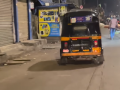 Mumbai Road Safety Under Lens After Viral Video Shows Auto Rickshaw’s Reckless Late-Night Ride in Andheri (Watch) - Hindi News | Mumbai Road Safety Under Lens After Viral Video Shows Auto Rickshaw’s Reckless Late-Night Ride in Andheri (Watch) | Latest mumbai News at Lokmattimes.com