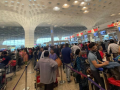 Mumbai: Gulf Airspace Closure Creates Chaos at CSMIA, 854 Flights Cancelled, London Fares Spike to ₹1.4 Lakh - Hindi News | Mumbai: Gulf Airspace Closure Creates Chaos at CSMIA, 854 Flights Cancelled, London Fares Spike to ₹1.4 Lakh | Latest mumbai News at Lokmattimes.com