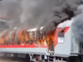 Mumbai Fire: Blaze Erupts in Sleeper Coach at Matunga Carshed, No Injuries Reported (Watch Video) - Hindi News | Mumbai Fire: Blaze Erupts in Sleeper Coach at Matunga Carshed, No Injuries Reported (Watch Video) | Latest mumbai News at Lokmattimes.com