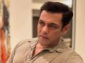 Security Breach at Galaxy Apartment: Tight Vigil Outside Salman Khan’s Residence After Trespassing Attempt (Watch Video) - Hindi News | Security Breach at Galaxy Apartment: Tight Vigil Outside Salman Khan’s Residence After Trespassing Attempt (Watch Video) | Latest mumbai News at Lokmattimes.com