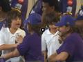 Shah Rukh Khan and Son Abram’s Cute Fight During KKR vs Delhi Capitals IPL Match Goes Viral (Watch Video) - Hindi News | Shah Rukh Khan and Son Abram’s Cute Fight During KKR vs Delhi Capitals IPL Match Goes Viral (Watch Video) | Latest entertainment News at Lokmattimes.com