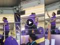 IPL 2024: Shah Rukh Khan Wins Hearts After Video of Him Collecting KKR Flags Goes Viral - Hindi News | IPL 2024: Shah Rukh Khan Wins Hearts After Video of Him Collecting KKR Flags Goes Viral | Latest other-sports News at Lokmattimes.com