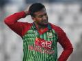 Watch: Bangladesh all-rounder Shakib Al Hasan mercilessly beats fan during promotional event - Hindi News | Watch: Bangladesh all-rounder Shakib Al Hasan mercilessly beats fan during promotional event | Latest cricket News at Lokmattimes.com