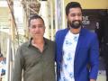 Vicky Kaushal's father Sham Kaushal arrange food for Paparazzi who were standing outside their residence - Hindi News | Vicky Kaushal's father Sham Kaushal arrange food for Paparazzi who were standing outside their residence | Latest entertainment News at Lokmattimes.com