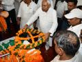 Sharda Sinha Last Rites: Bihar CM Nitish Kumar Pays His Last Respects To Legendary Folk Singer - Hindi News | Sharda Sinha Last Rites: Bihar CM Nitish Kumar Pays His Last Respects To Legendary Folk Singer | Latest entertainment News at Lokmattimes.com