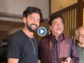 Shatrughan Sinha Poses with Sonakshi Sinha’s Would-Be Husband Zaheer Iqbal Ahead of Their Wedding (Watch Video) - Hindi News | Shatrughan Sinha Poses with Sonakshi Sinha’s Would-Be Husband Zaheer Iqbal Ahead of Their Wedding (Watch Video) | Latest entertainment News at Lokmattimes.com