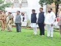 26/11 Attacks: CM Eknath Shinde, Governor pay floral tributes to martyrs - Hindi News | 26/11 Attacks: CM Eknath Shinde, Governor pay floral tributes to martyrs | Latest maharashtra News at Lokmattimes.com