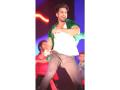 #Socialdistancing makes Shahid Kapoor break into dance number amid Covid-19 - Hindi News | #Socialdistancing makes Shahid Kapoor break into dance number amid Covid-19 | Latest entertainment News at Lokmattimes.com
