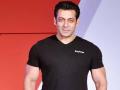 Salman Khan enjoys detox breakfast with his love at Panvel farmhouse - Hindi News | Salman Khan enjoys detox breakfast with his love at Panvel farmhouse | Latest entertainment News at Lokmattimes.com