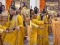 Smriti Mandhana's Haldi Ceremony Video and Photos Goes Viral, Cricketer Dances With Her Teammates - Hindi News | Smriti Mandhana's Haldi Ceremony Video and Photos Goes Viral, Cricketer Dances With Her Teammates | Latest cricket News at Lokmattimes.com