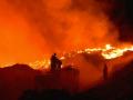 Solapur: Intense fire engulfs garbage depot for 16 hours, efforts continue - Hindi News | Solapur: Intense fire engulfs garbage depot for 16 hours, efforts continue | Latest maharashtra News at Lokmattimes.com