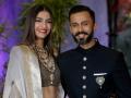 Sonam Kapoor's house in Delhi robbed, cash and jewellery worth Rs 1.41 crore stolen - Hindi News | Sonam Kapoor's house in Delhi robbed, cash and jewellery worth Rs 1.41 crore stolen | Latest entertainment News at Lokmattimes.com