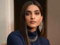 Sonam Kapoor loses her cool on the auspicious occasion of Eid - Hindi News | Sonam Kapoor loses her cool on the auspicious occasion of Eid | Latest entertainment News at Lokmattimes.com