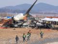 South Korea Plane Crash: 179 Feared Dead Only 2 Passengers Survive Muan Airport Tragedy - Hindi News | South Korea Plane Crash: 179 Feared Dead Only 2 Passengers Survive Muan Airport Tragedy | Latest international News at Lokmattimes.com