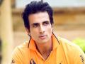 Sonu Sood opens his Juhu hotel in Mumbai for COVID-19 medical staff - Hindi News | Sonu Sood opens his Juhu hotel in Mumbai for COVID-19 medical staff | Latest entertainment News at Lokmattimes.com