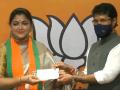 Actress Khushbu Sundar officially joins BJP, quits from Congress - Hindi News | Actress Khushbu Sundar officially joins BJP, quits from Congress | Latest national News at Lokmattimes.com
