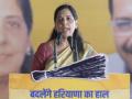Haryana Assembly Election 2024: Big Parties Couldn’t Do What Your Son Arvind Kejriwal Did, Says Sunita Kejriwal (Watch Video) - Hindi News | Haryana Assembly Election 2024: Big Parties Couldn’t Do What Your Son Arvind Kejriwal Did, Says Sunita Kejriwal (Watch Video) | Latest national News at Lokmattimes.com
