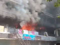 Gujarat: Massive Fire Breaks Out at Shubh Plaza Complex in Surat's Puna Area (Watch Video) - Hindi News | Gujarat: Massive Fire Breaks Out at Shubh Plaza Complex in Surat's Puna Area (Watch Video) | Latest national News at Lokmattimes.com
