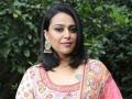 Besharam Rang’ controversy: “Politicians should focus on their work and not on actresses’ clothes says Swara Bhaskar - Hindi News | Besharam Rang’ controversy: “Politicians should focus on their work and not on actresses’ clothes says Swara Bhaskar | Latest entertainment News at Lokmattimes.com