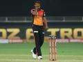 T Natarajan tests positive for COVID-19 in UAE, IPL to continue as of now - Hindi News | T Natarajan tests positive for COVID-19 in UAE, IPL to continue as of now | Latest cricket News at Lokmattimes.com