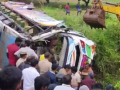 Tamil Nadu Bus Accident: 22 Passengers Injured as Tourist Bus Overturns in Krishnagiri District (Watch Video) - Hindi News | Tamil Nadu Bus Accident: 22 Passengers Injured as Tourist Bus Overturns in Krishnagiri District (Watch Video) | Latest national News at Lokmattimes.com