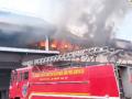 Telangana: Huge Fire Breaks Out at Ravi Foods in Rangareddy District (Watch Video) - Hindi News | Telangana: Huge Fire Breaks Out at Ravi Foods in Rangareddy District (Watch Video) | Latest national News at Lokmattimes.com
