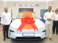 Maharashtra Minister Pratap Sarnaik Becomes First Owner of Tesla Car in India After Mumbai Debut - Hindi News | Maharashtra Minister Pratap Sarnaik Becomes First Owner of Tesla Car in India After Mumbai Debut | Latest mumbai News at Lokmattimes.com