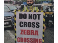 Thane Resident Pushes for Improved Pedestrian Zebra Crossings on Ghodbunder Road - Hindi News | Thane Resident Pushes for Improved Pedestrian Zebra Crossings on Ghodbunder Road | Latest maharashtra News at Lokmattimes.com