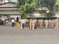 Security beefed up around CM Eknath Shinde's residence amidst Maratha reservation agitation - Hindi News | Security beefed up around CM Eknath Shinde's residence amidst Maratha reservation agitation | Latest maharashtra News at Lokmattimes.com