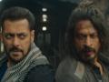 Salman Khan-Shah Rukh Khan's film 'Tiger vs Pathaan' to be directed by Siddharth Anand - Hindi News | Salman Khan-Shah Rukh Khan's film 'Tiger vs Pathaan' to be directed by Siddharth Anand | Latest entertainment News at Lokmattimes.com