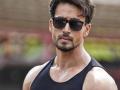 Tiger Shroff recreates his viral dialogue 'Choti Bachi ho kya' with the bachie gang Funcho - Hindi News | Tiger Shroff recreates his viral dialogue 'Choti Bachi ho kya' with the bachie gang Funcho | Latest entertainment News at Lokmattimes.com
