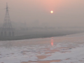 Delhi: Toxic Foam Appears on Yamuna River in Kalindi Kunj Area (Watch Video) - Hindi News | Delhi: Toxic Foam Appears on Yamuna River in Kalindi Kunj Area (Watch Video) | Latest national News at Lokmattimes.com