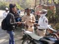 Mumbai Traffic Police to Accept DigiLocker, mParivahan Documents After Driver Complaints - Hindi News | Mumbai Traffic Police to Accept DigiLocker, mParivahan Documents After Driver Complaints | Latest mumbai News at Lokmattimes.com
