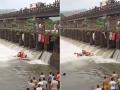 Raigad: Rescue Team Narrowly Escapes Tragedy As Boat Overturns in Savitri River During Search Operation (Watch Video) - Hindi News | Raigad: Rescue Team Narrowly Escapes Tragedy As Boat Overturns in Savitri River During Search Operation (Watch Video) | Latest maharashtra News at Lokmattimes.com
